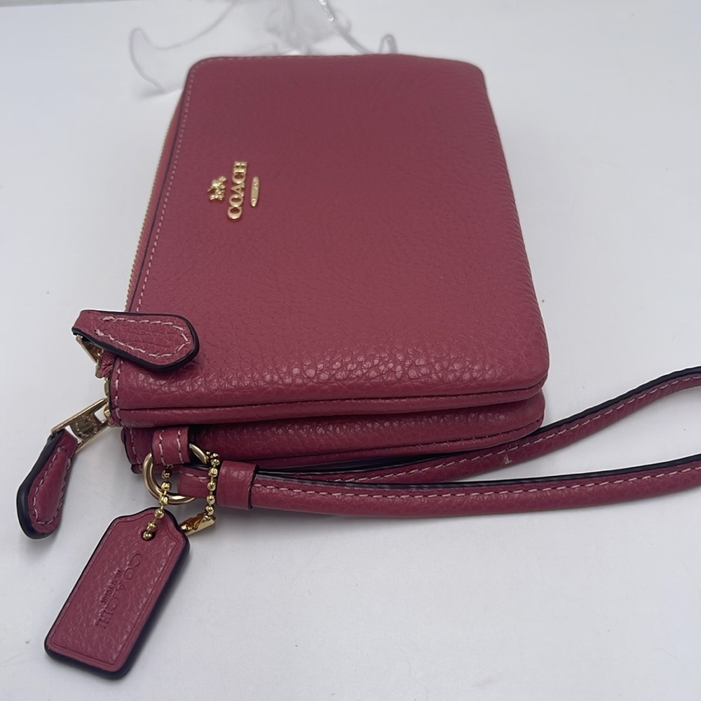 Coach Double Corner Zip Wristlet
IM/Rouge
NWT - Picture 10 of 16